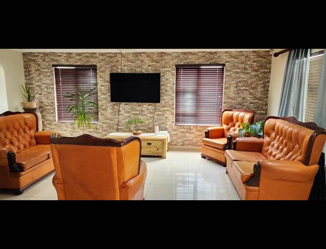 5 BEDROOM HOUSE FOR SALE IN BAYVIEW